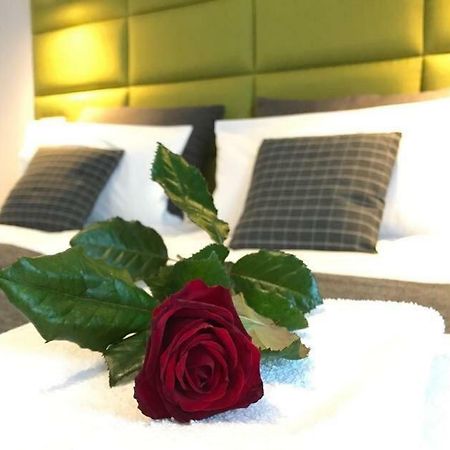 Premium Apartment - Chopin Airport ワルシャワ エクステリア 写真
