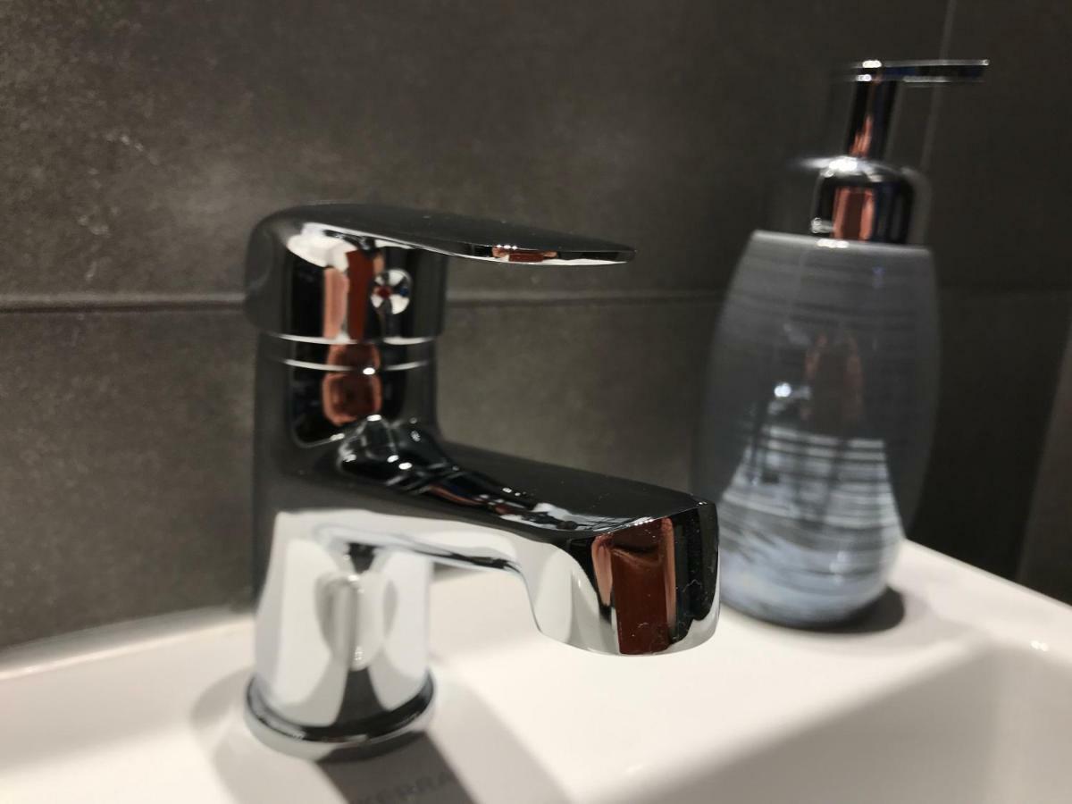 Premium Apartment - Chopin Airport ワルシャワ エクステリア 写真