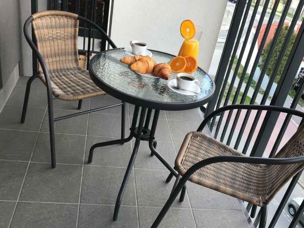 Premium Apartment - Chopin Airport ワルシャワ エクステリア 写真